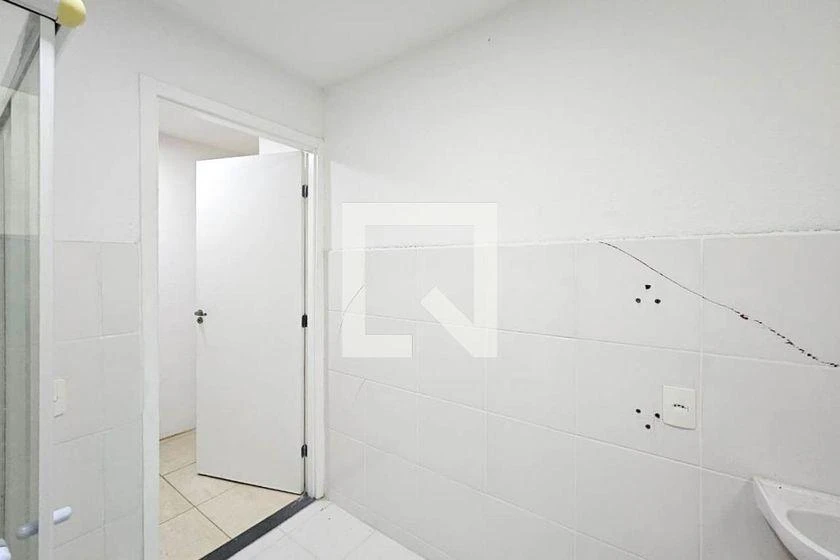 2-bedroom apartment in a building with a gym — photo 15