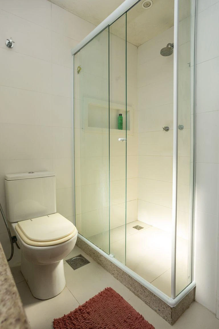 Furnished apartment, 87 m², with a glass-enclosed balcony — photo 23