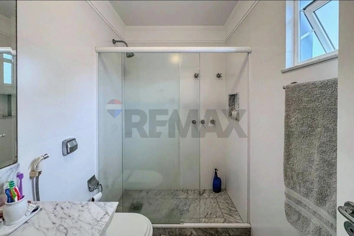 Furnished house with private garden and 5 parking spots — photo 21