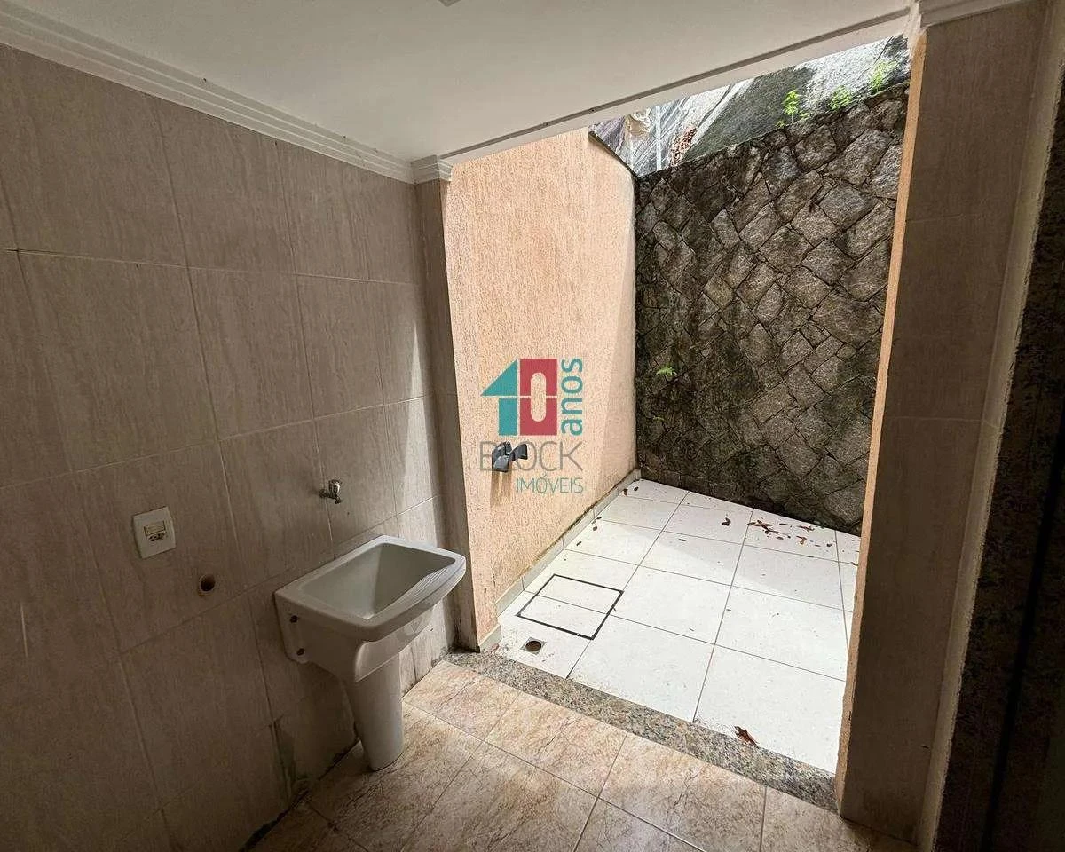 Casa com 3 dormitórios e 5 banheiros, 2 vagas — photo 26