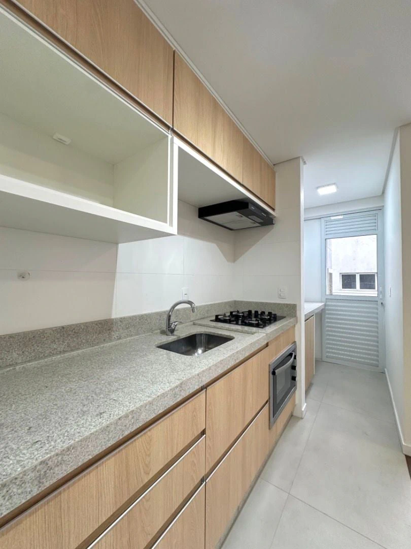 Apartamento de 2 quartos com 67 m² e 1 vaga de garagem