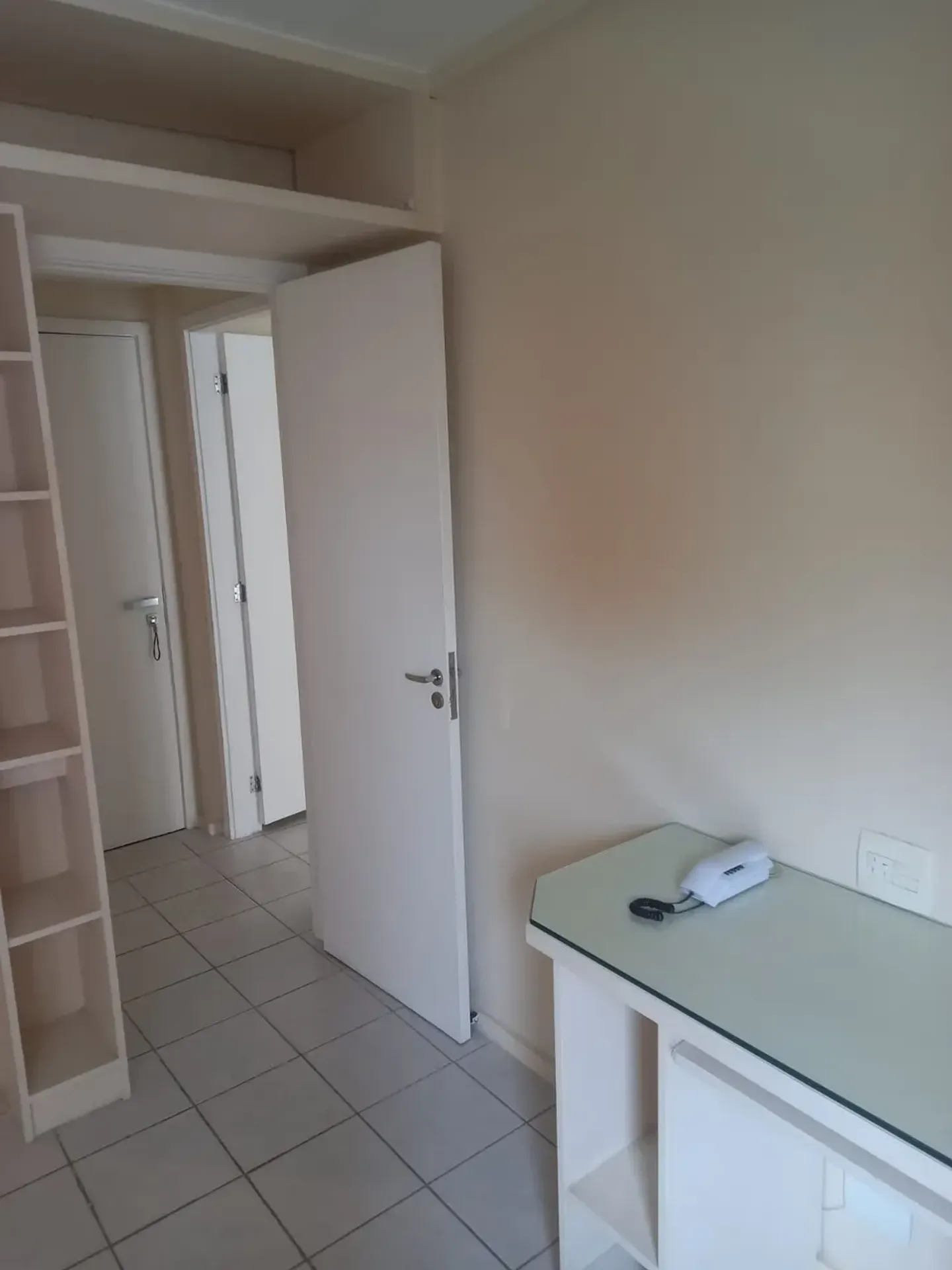 2-bedroom apartment with a home office — photo 2