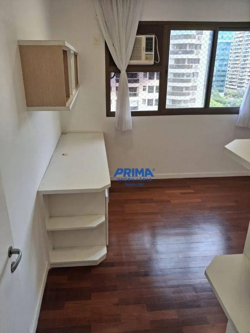 4-bedroom apartment with 4 bathrooms and 180 m² — photo 21