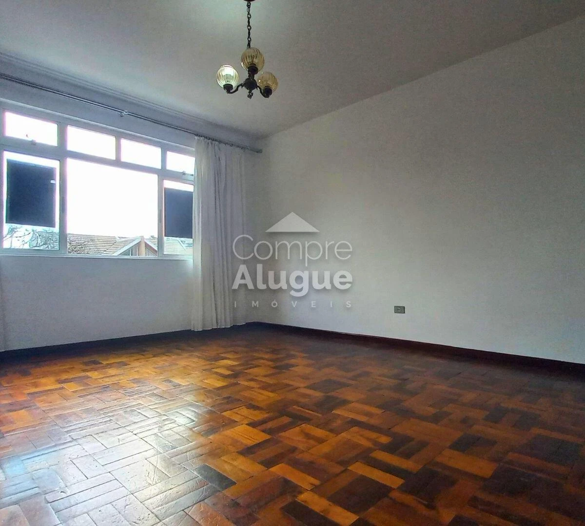 3-bedroom apartment with wood or laminate floors in Curitiba — photo 6
