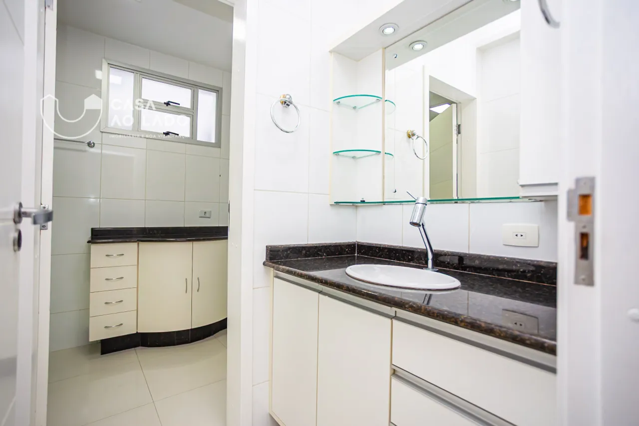 House with 4 bedrooms and 4 bathrooms, 315 m² — photo 20