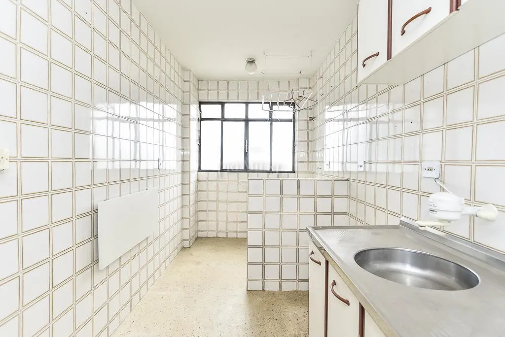 Apartment on the 21st floor with wood or laminate floors — photo 14