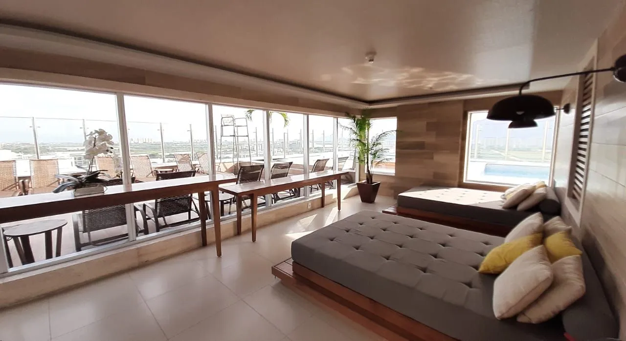 2-bedroom apartment with balcony and enclosed kitchen — photo 43
