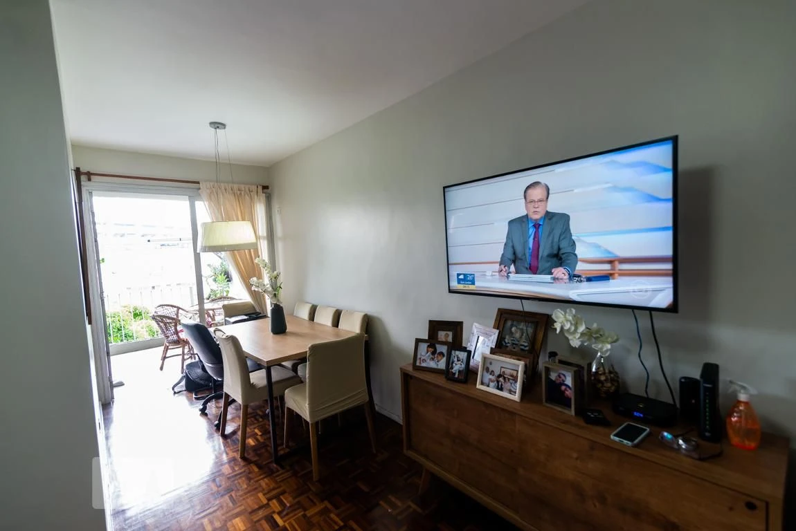 Furnished apartment, 78 m², with a glass-enclosed balcony — photo 11