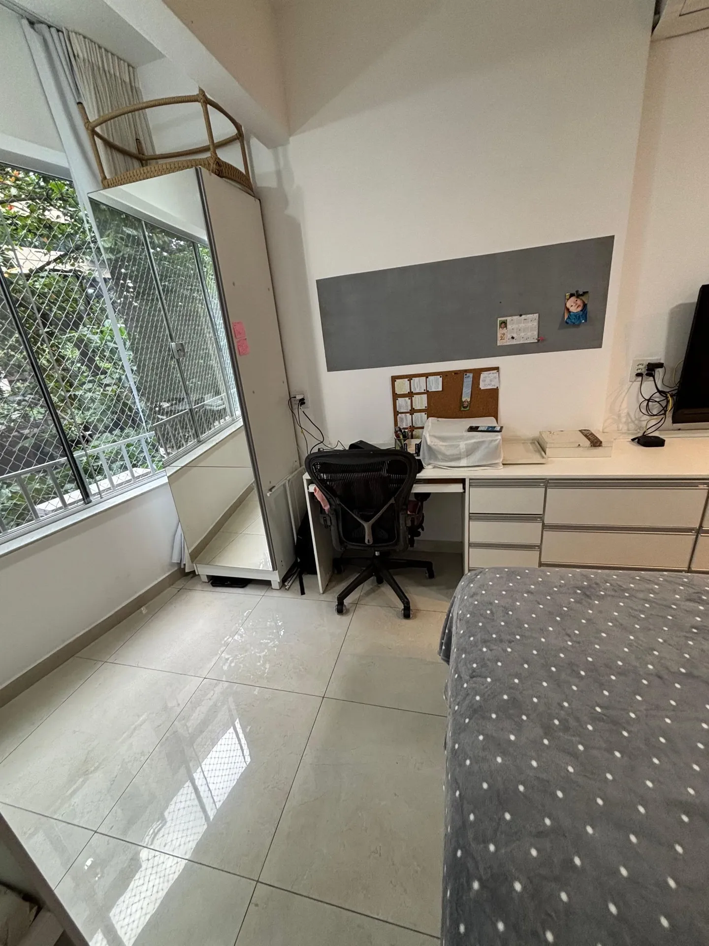 Furnished apartment with 3 bedrooms and 3 bathrooms — photo 33