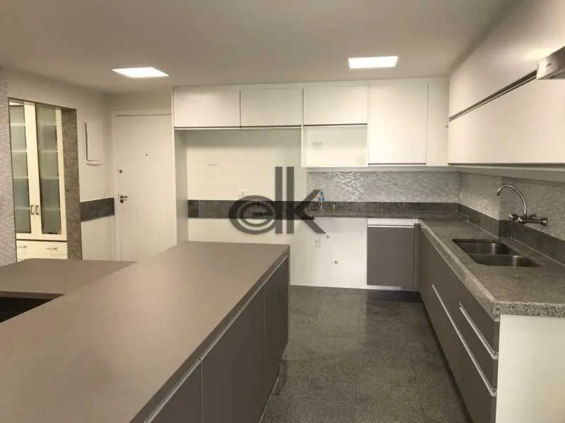 Apartamento mobiliado com cozinha fechada e 4 quartos — photo 3
