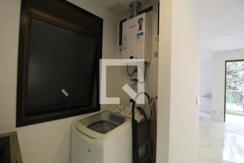 Студия 40 м² со стиральной машиной и застеклённым балконом — photo 18