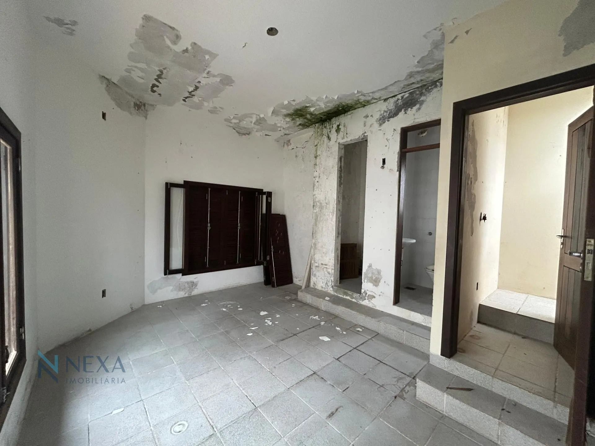 Затишний будинок 200 м² з 4 спальнями та балконом — photo 37