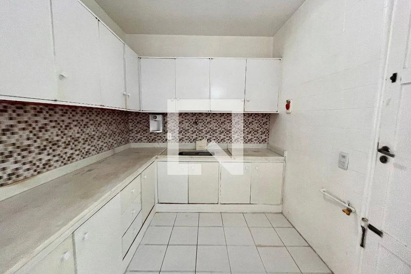 Apartamento de 2 quartos com cozinha fechada — photo 29