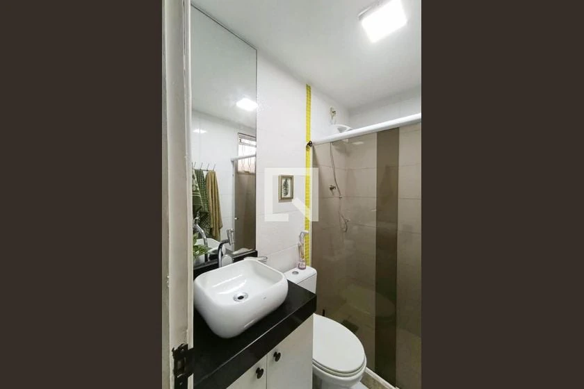 2-bedroom house for rent with a gas stove kitchen — photo 2