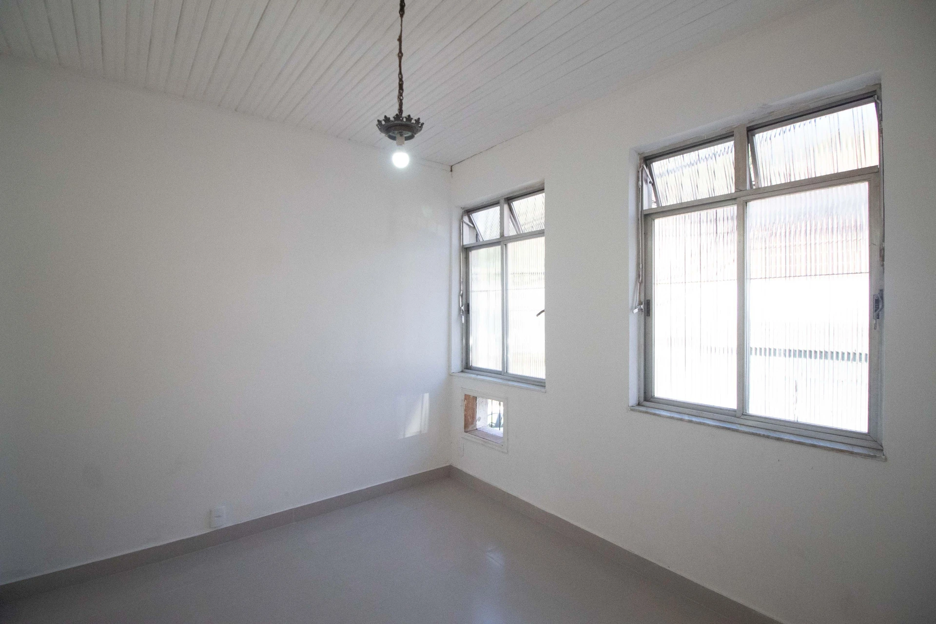 2-bedroom house with 1 bathroom, no parking; pets allowed — photo 12
