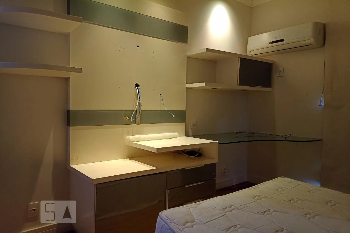 Apartamento de 4 quartos com janelas do piso ao teto — photo 85