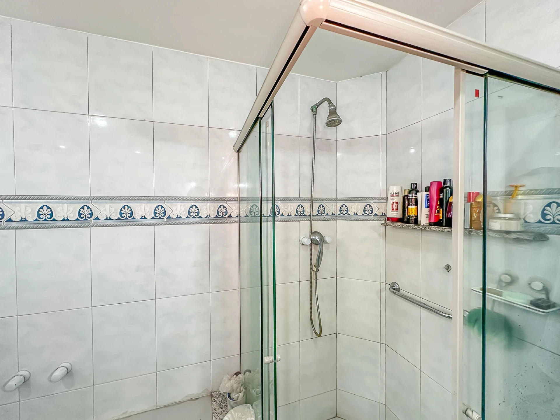 Ванна та 4 спальні: квартира 206 м² — photo 29