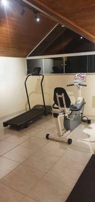 Casa com 4 quartos e piscina com área de sauna — photo 27