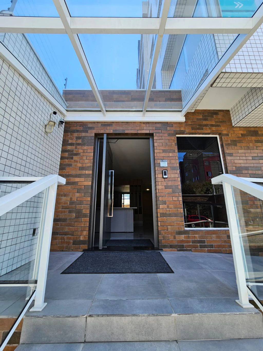 Furnished 2-bedroom apartment with a balcony