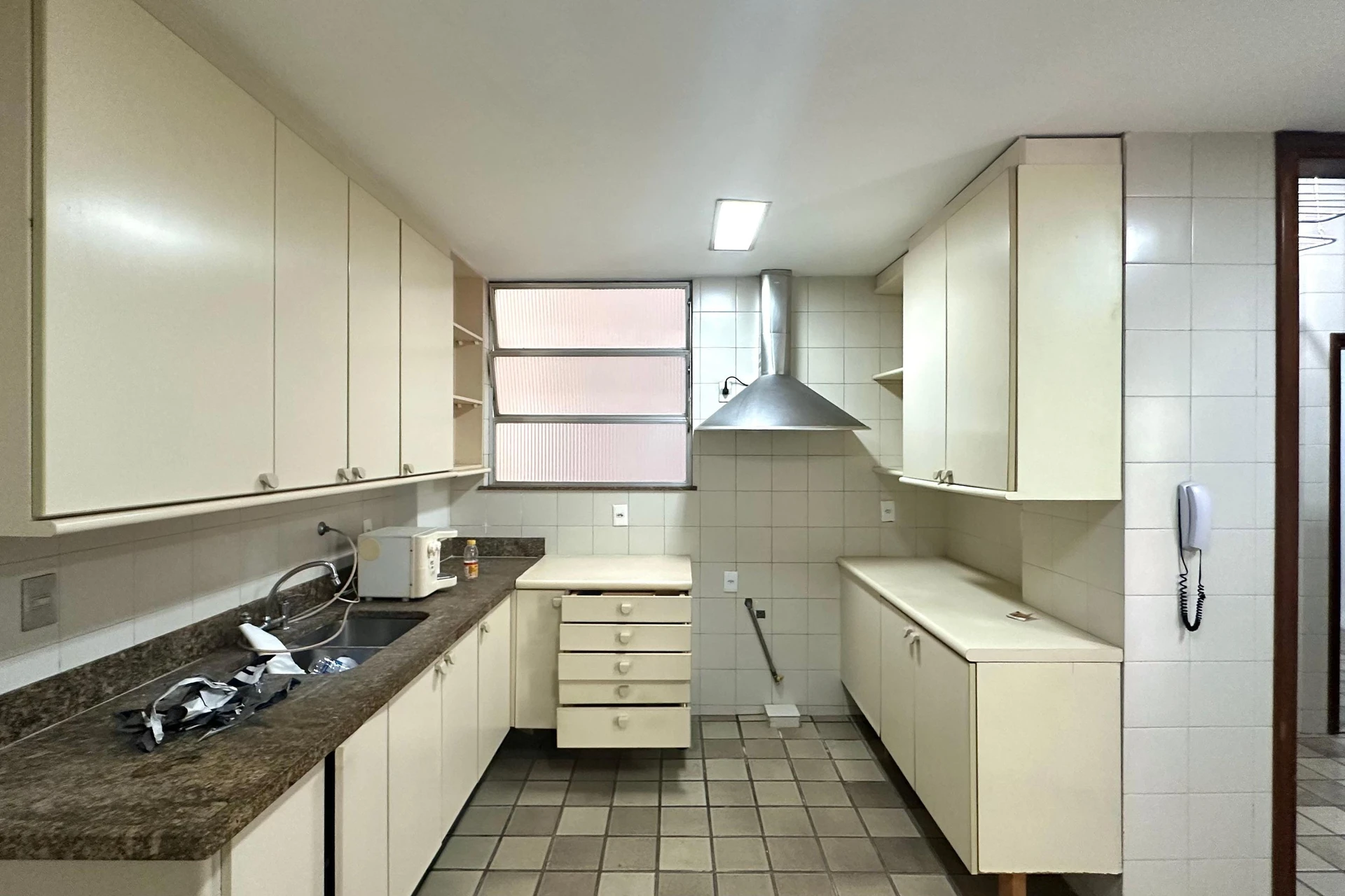 Apartamento para alugar com 3 quartos e 3 banheiros