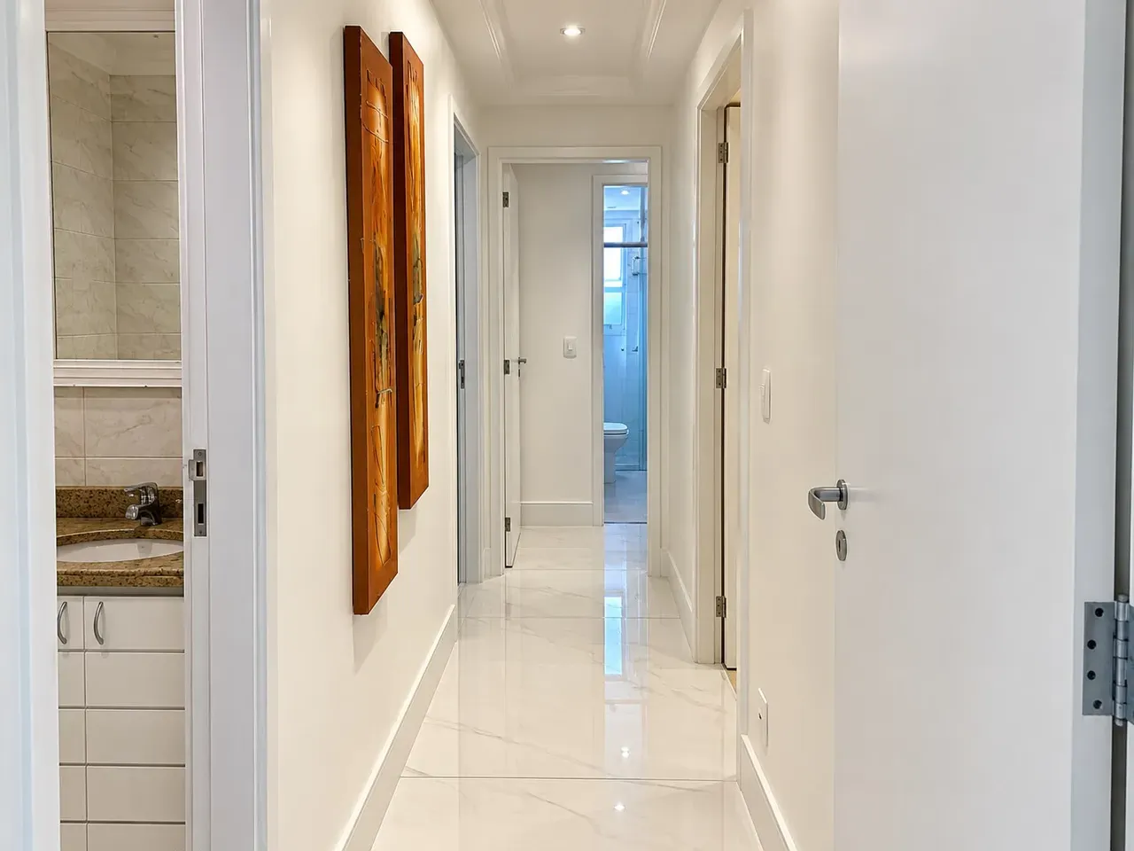 82 m² apartment with a mountain view and a home office — photo 10