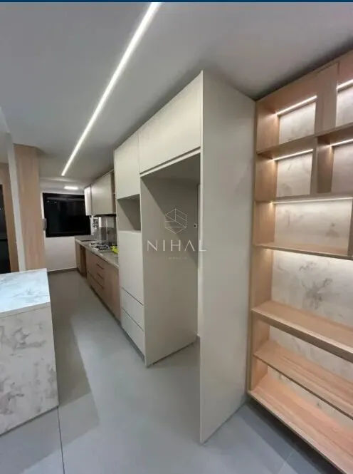 Unfurnished apartment with integrated kitchen and parking — photo 4