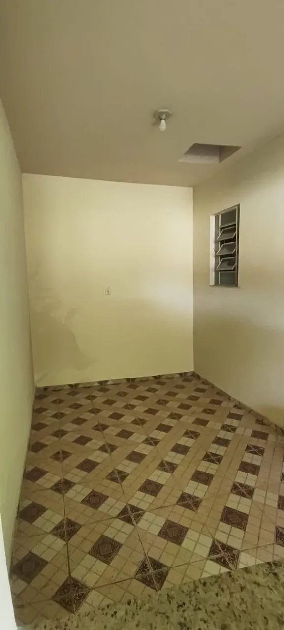 1-bedroom house with balcony and a glass shower enclosure — photo 10
