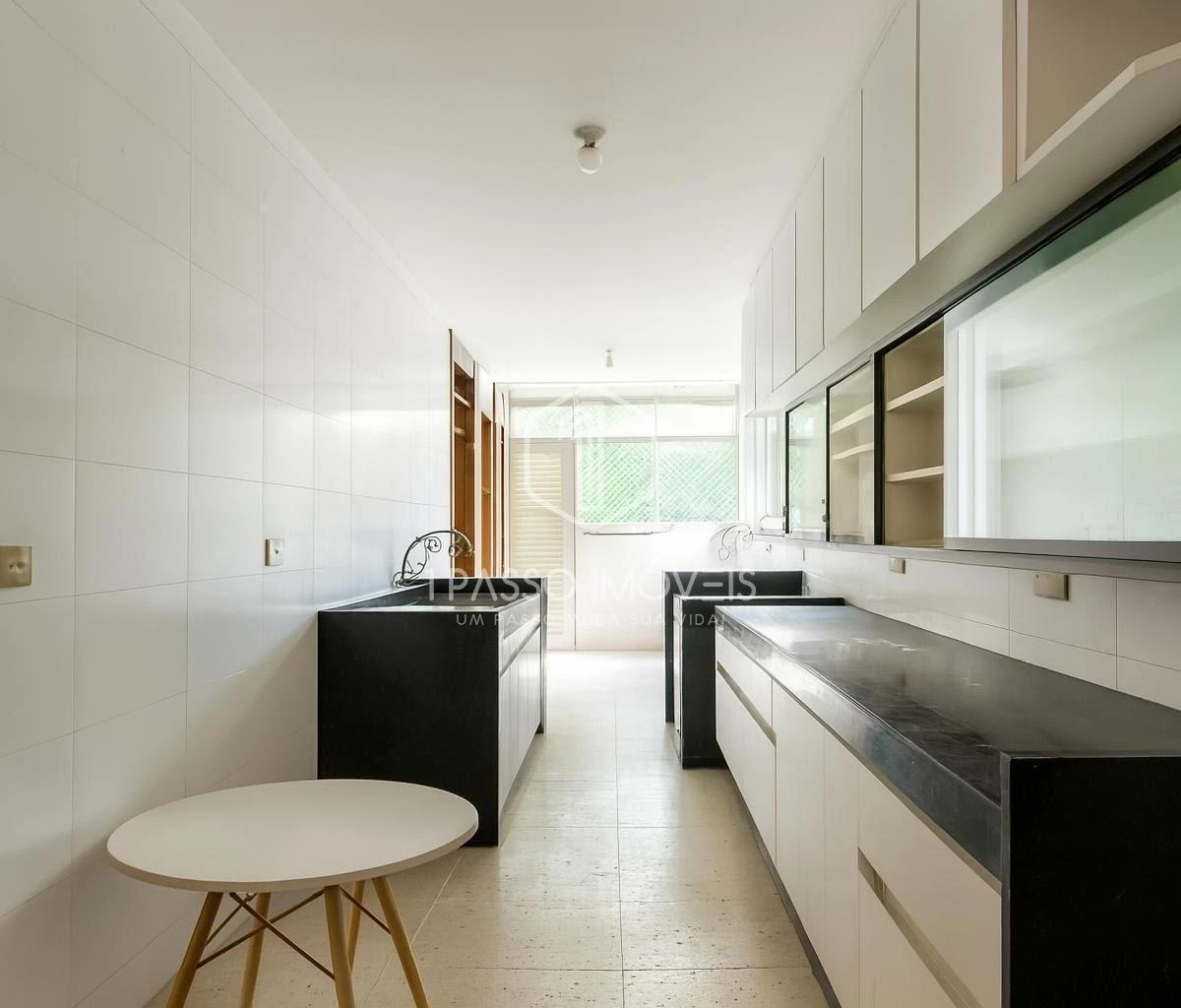 3-bedroom apartment with glassed-in balcony and 160 m² — photo 25