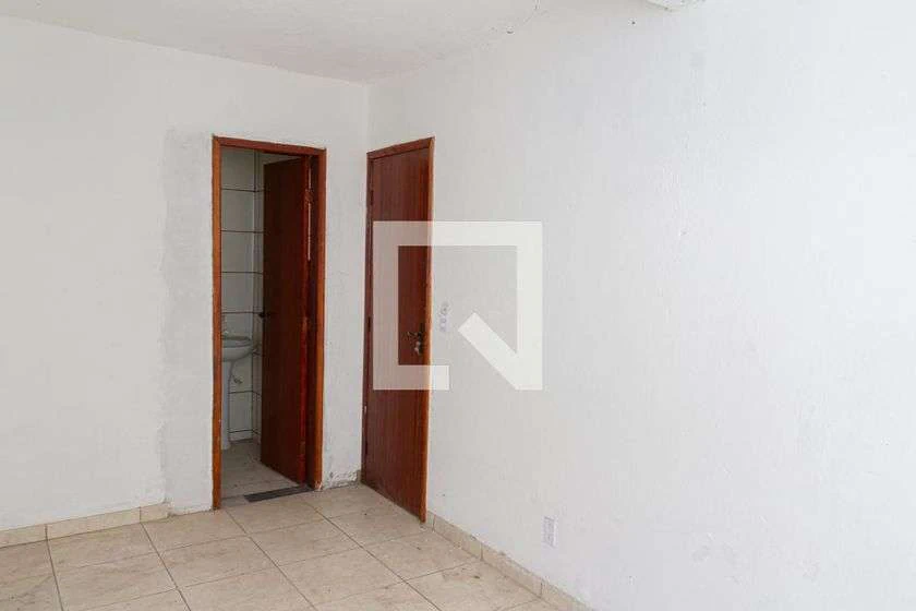 38 m² unfurnished studio with private garden and 1 parking — photo 7