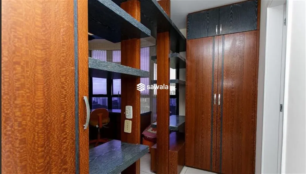 210 m² apartment with 3 bedrooms and 5 bathrooms — photo 33