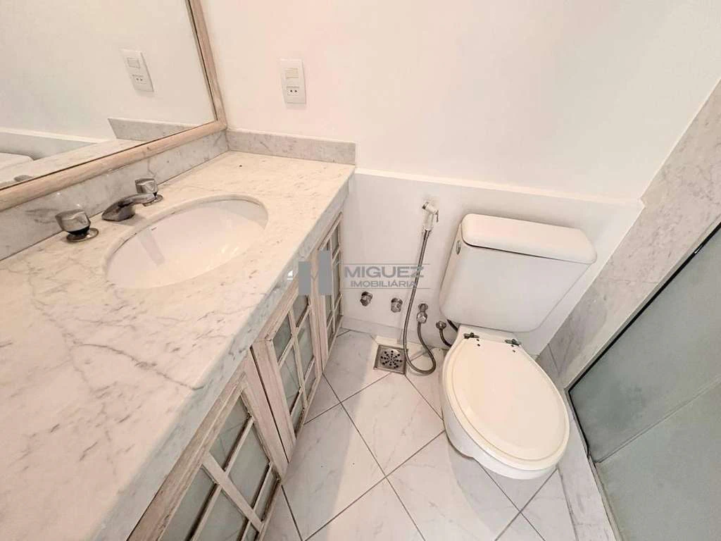 273 m² triplex house with 3 parking spaces and 5 baths — photo 13