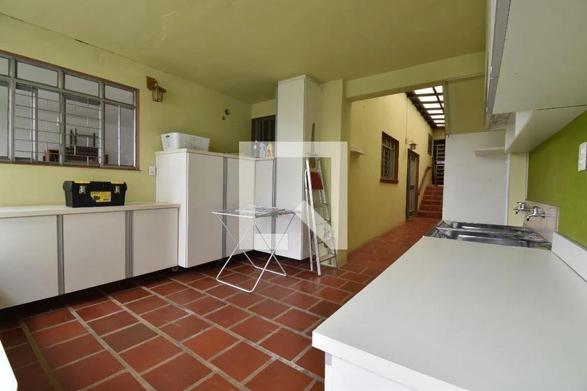 6-bedroom house with a washing machine in Curitiba — photo 45