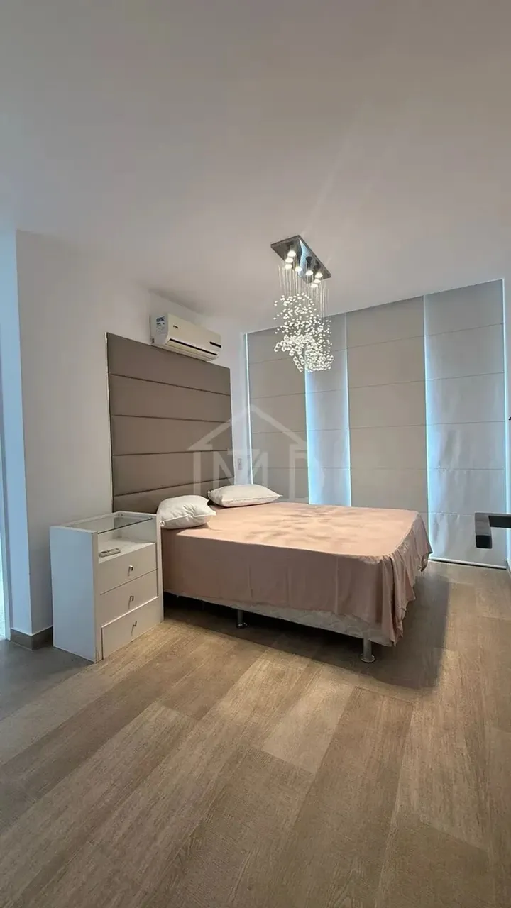 Furnished house with 5 bedrooms and 5 baths, 385 m² — photo 11