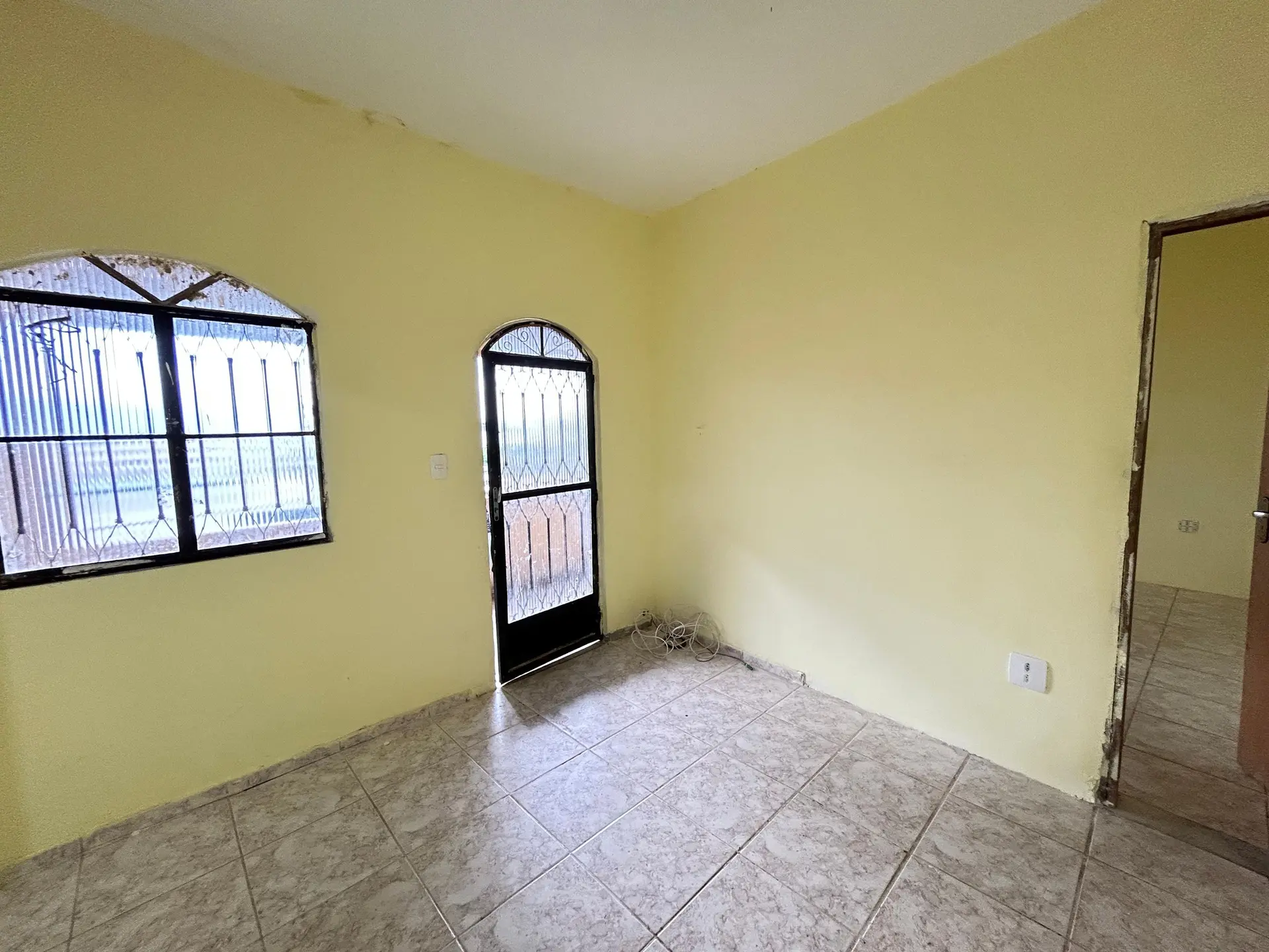 Unfurnished 1-bedroom house with a dedicated laundry area — photo 13