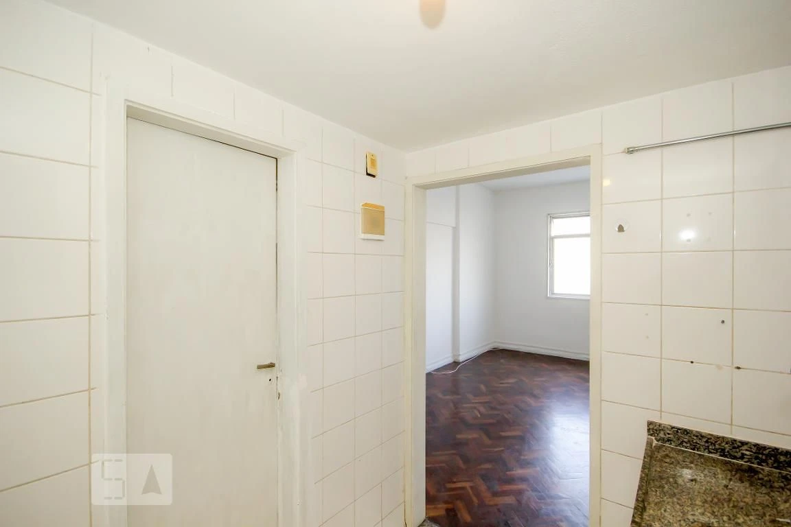 Apartment, 30 m², with wood or laminate floors — photo 8