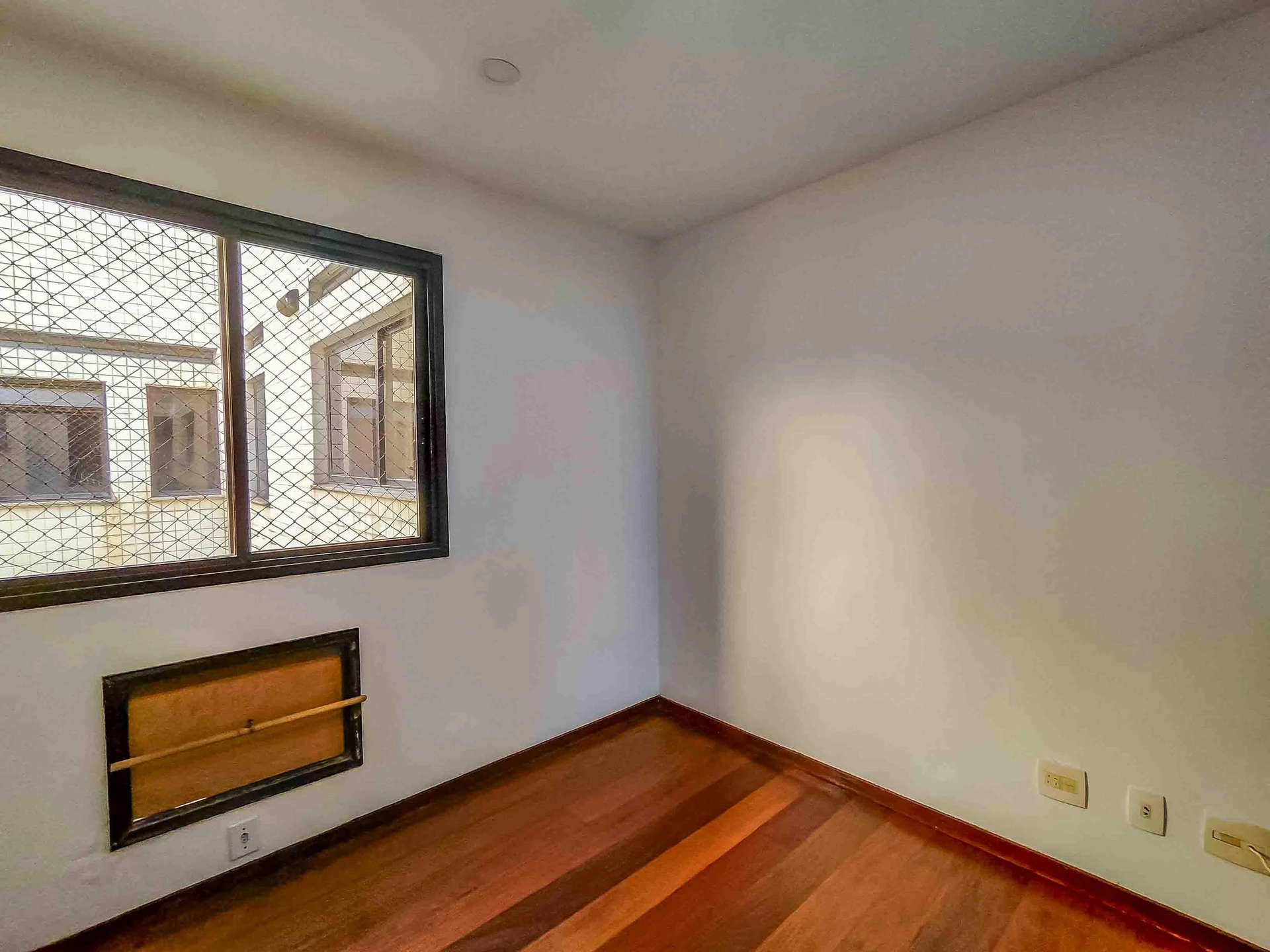 Apartamento sem mobília com 3 quartos e área de lavanderia — photo 41