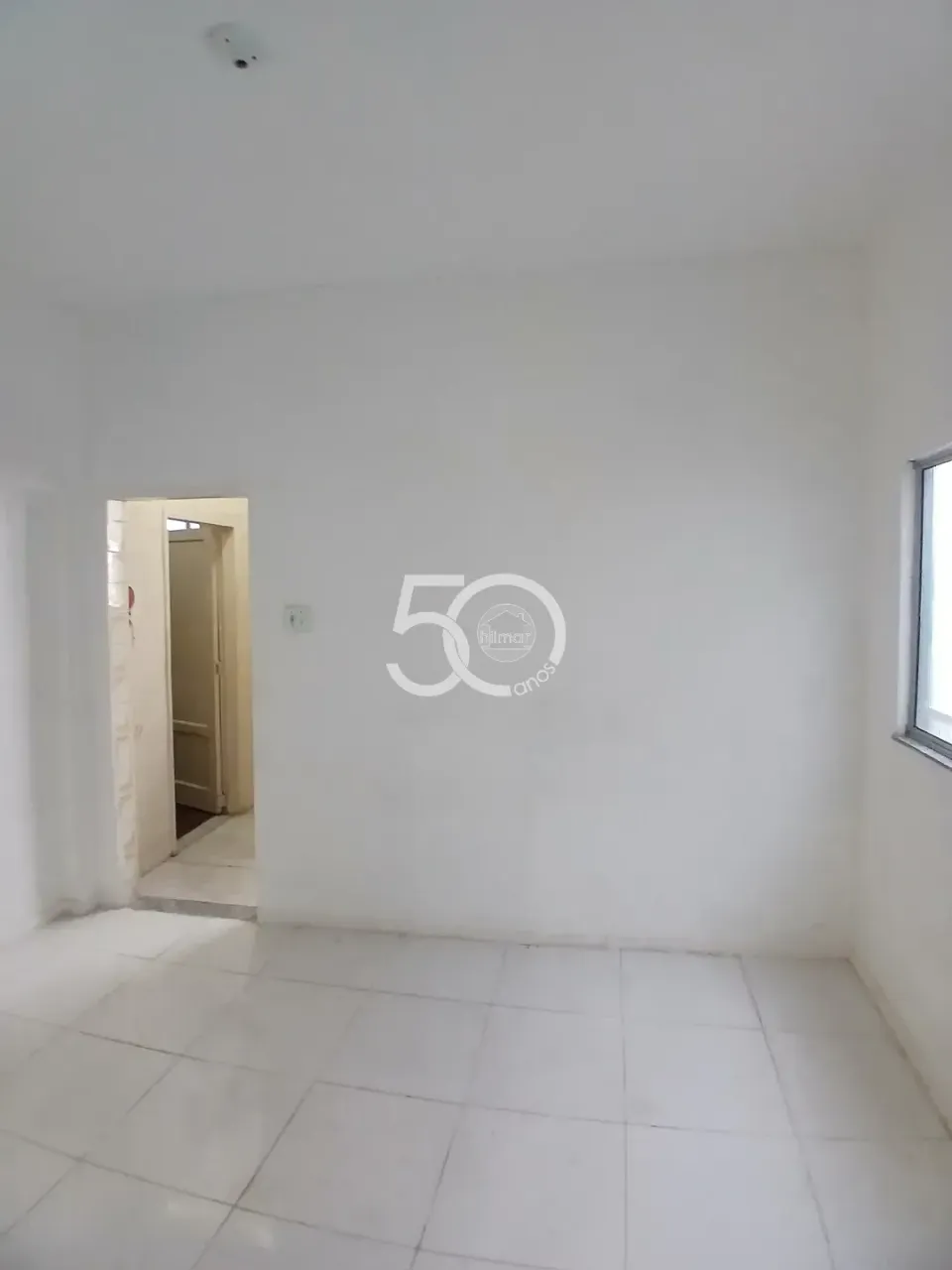 Unfurnished apartment with 2 bedrooms and a separate kitchen — photo 10