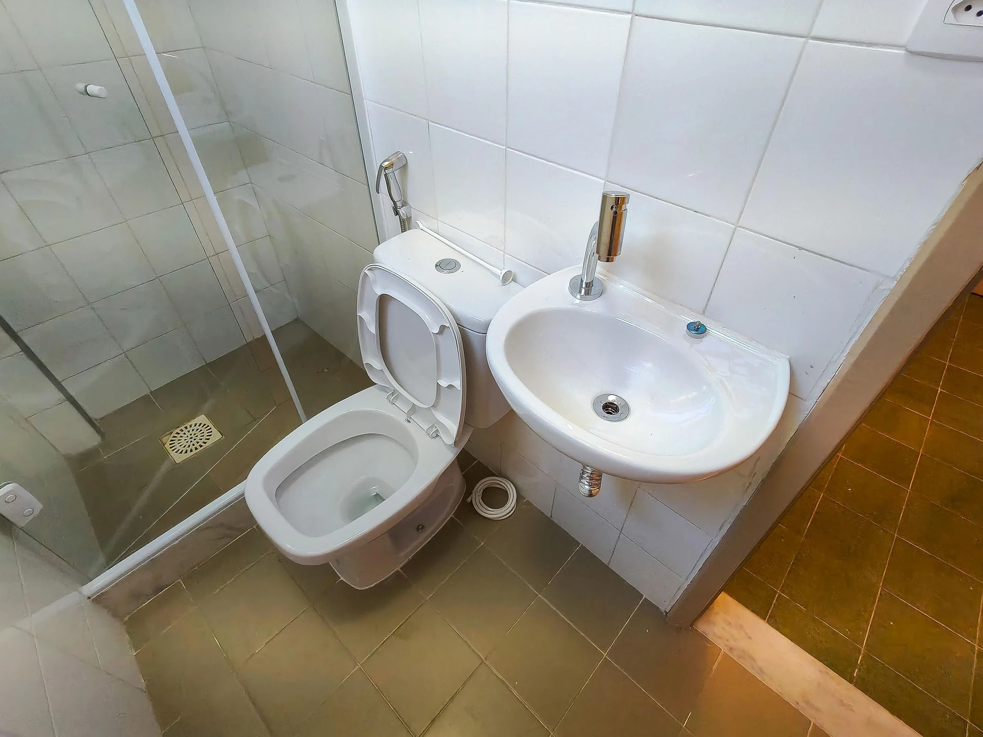 House for rent with 5 bedrooms and 8 bathrooms — photo 71