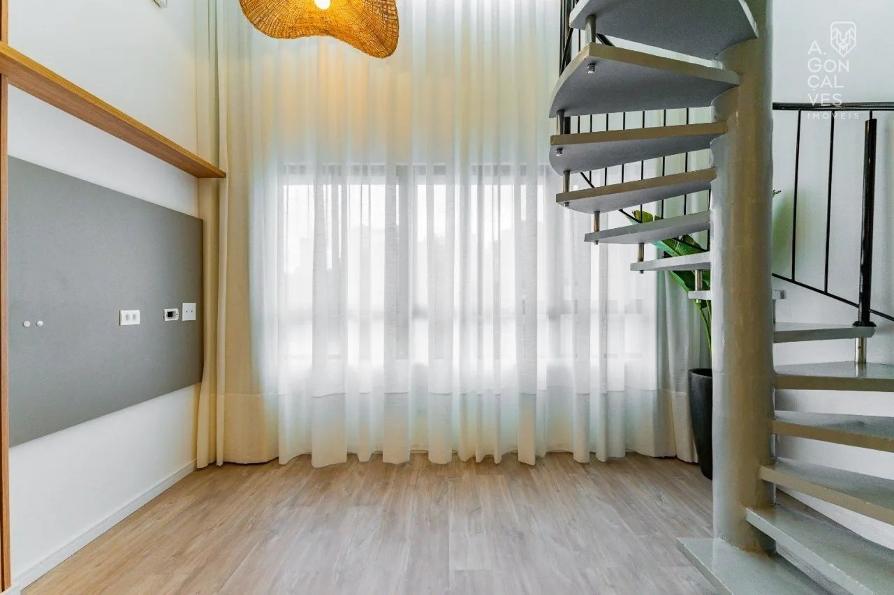 Furnished apartment, 51 m², with floor-to-ceiling windows — photo 12