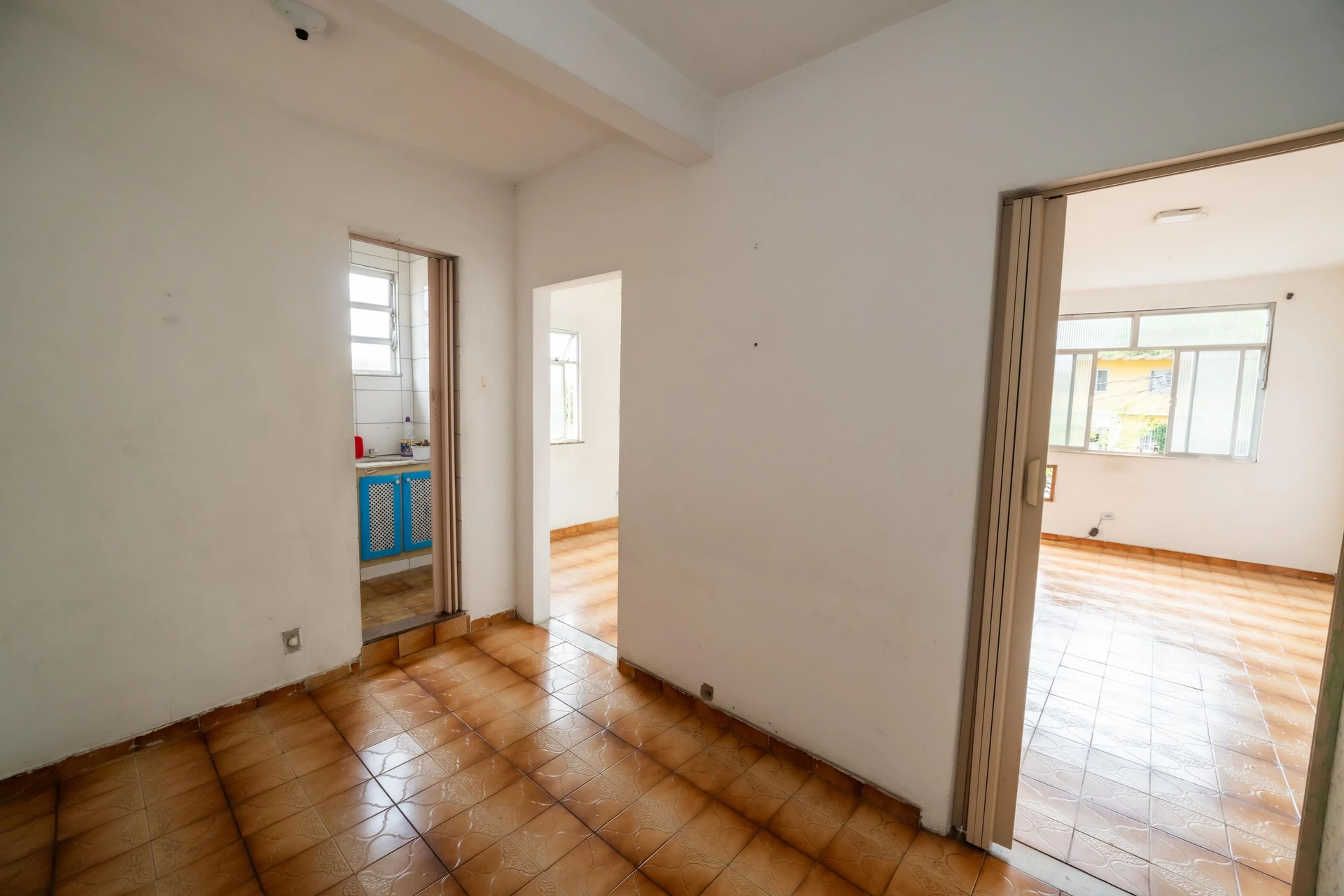 Unfurnished house with 2 bedrooms, yard and balcony — photo 21