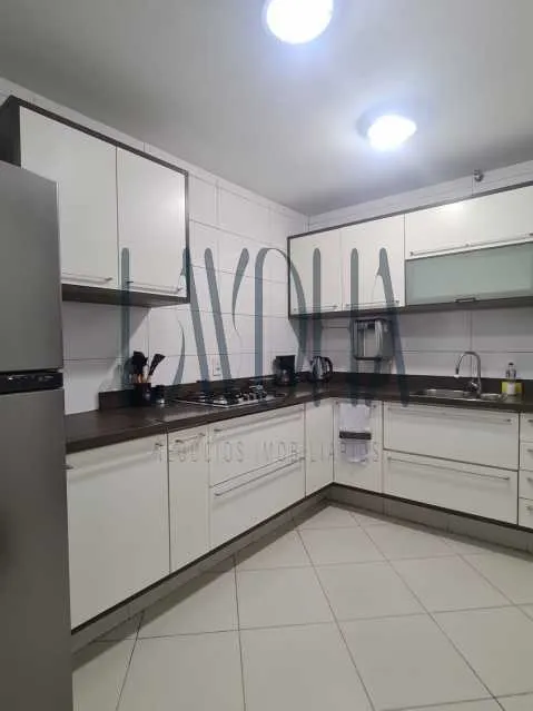 Furnished apartment, 81 m², with a water view — photo 5