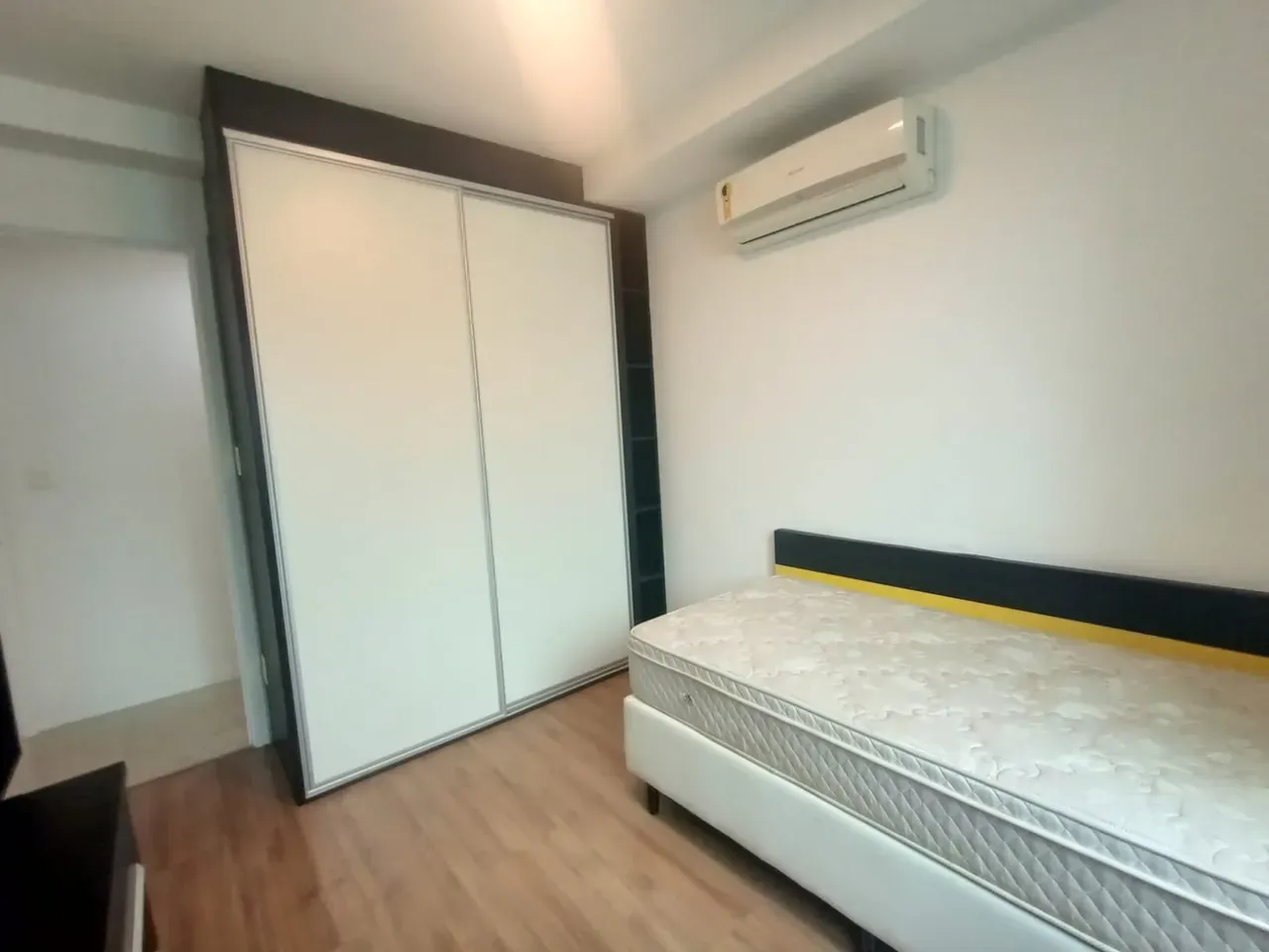 2-bedroom apartment with enclosed balcony and parking — photo 13