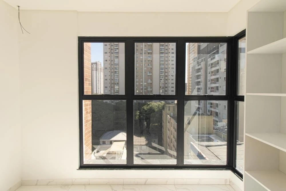 Floor-to-ceiling windows in a one-bedroom apartment, 36 m² — photo 10