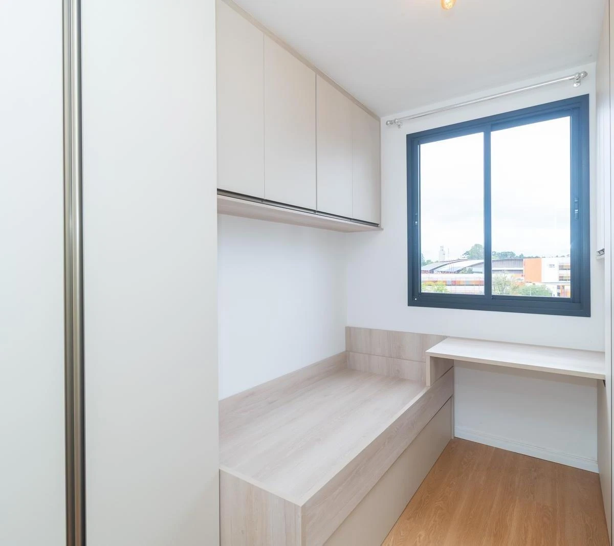 Furnished apartment, 48 m², with a home office — photo 24