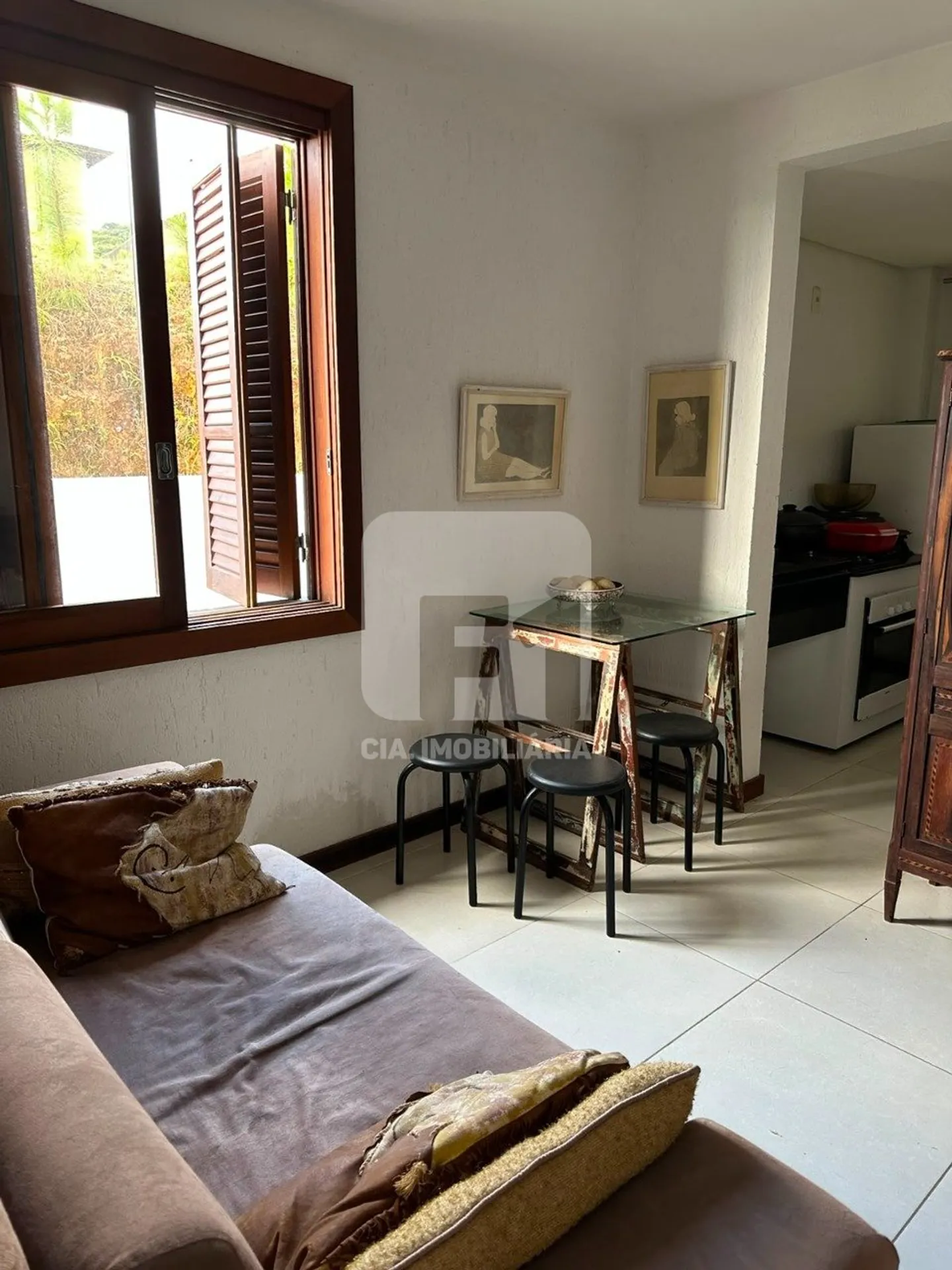 Furnished house with 6 bedrooms and 650 m² total — photo 73