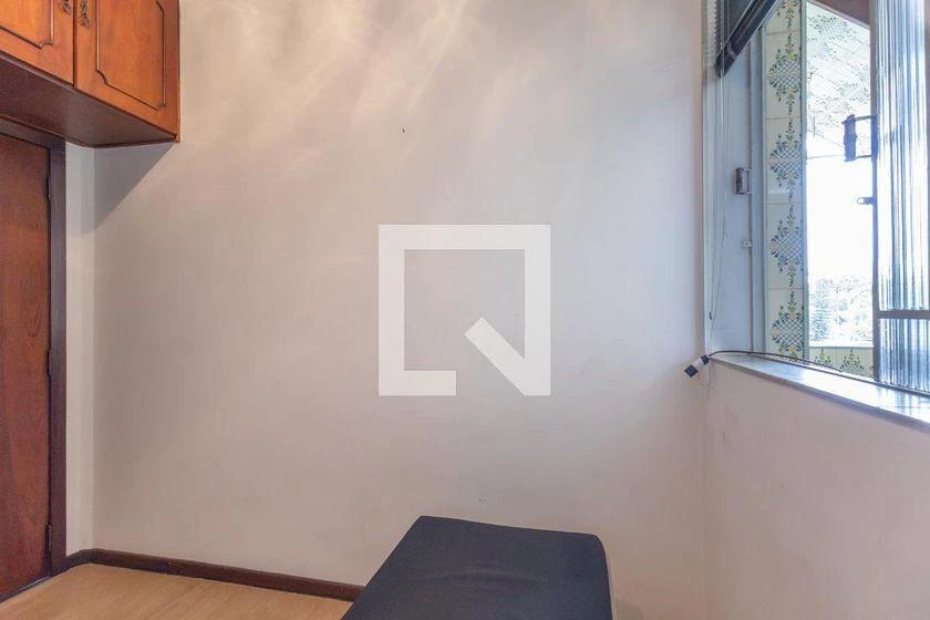 Apartamento com 4 quartos, cozinha com fogão a gás e varanda — photo 17