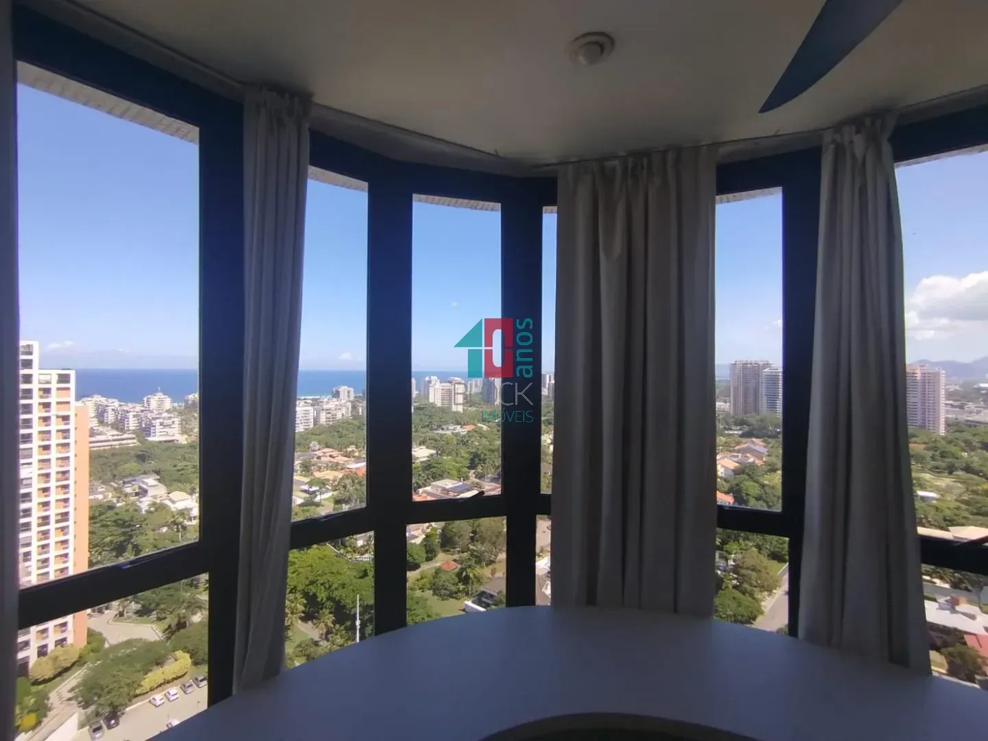 Duplex penthouse with 3 en-suite bedrooms and 200 m² — photo 30