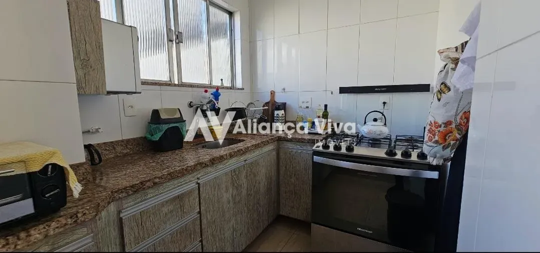 Apartamento mobiliado com 5 quartos e cozinha com fogão a gás — photo 8