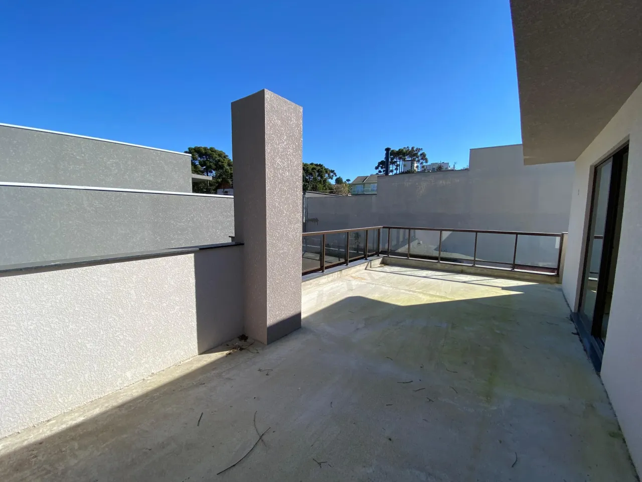 Casa com 3 quartos e 4 banheiros para locação, precisa de reforma — photo 8
