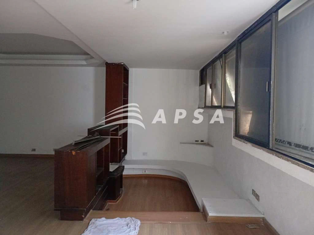 150 m² apartment with a separate closed kitchen — photo 25